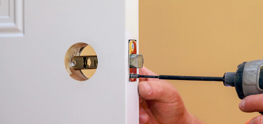 Stuck Door Knobs Repair in Chowchilla, CA
